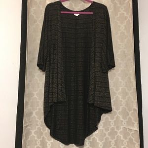 LulaRoe Lindsay Black/Gold Stripe